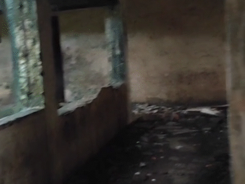 65 लाख रुपए खर्च कर बेलतरा में हाई स्कूल भवन का निर्माण कराया था, जो अब खंडहर में बदल चुका है।