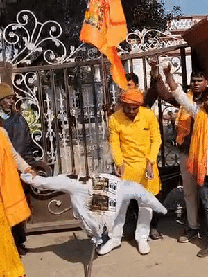 उर्स शुरू होने से पहले खिल भारत हिंदू महासभा ने इसका विरोध किया।