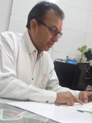 फर्जी डॉक्टर मोहनलाल भाटी ने पाली में बांगड़ हॉस्पिटल के सामने अपना क्लिनिक खोल रखा है।