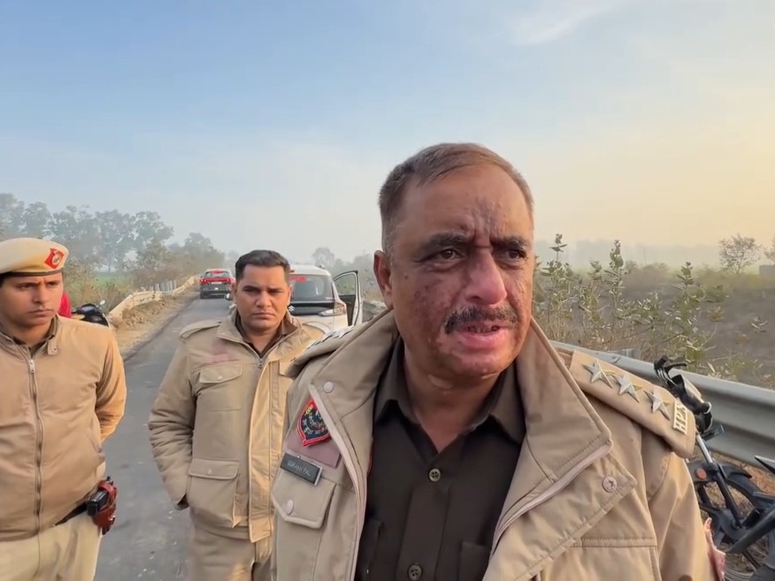 हादसे के बाद घटनास्थल पर मौजूद पुलिस।