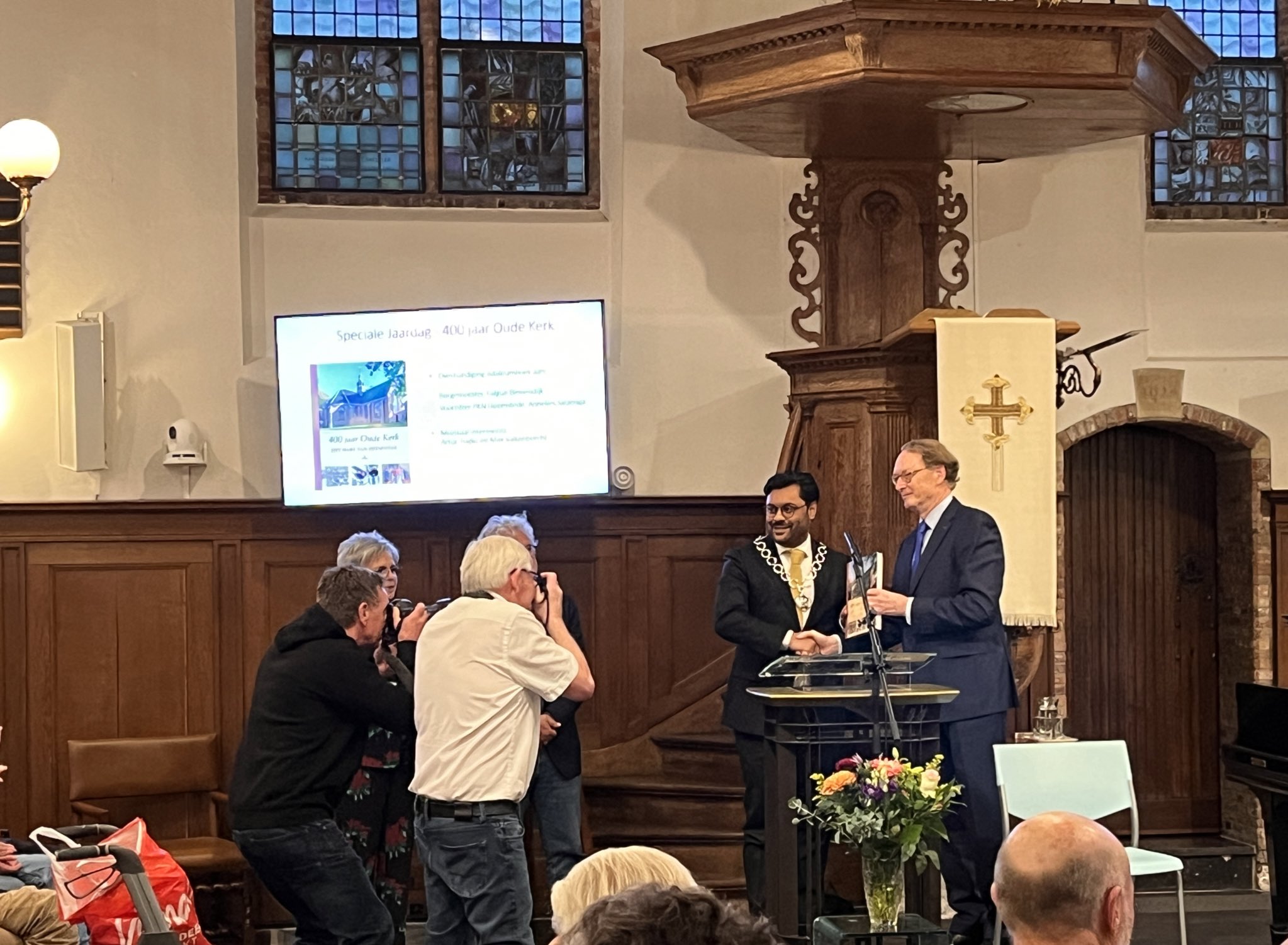 हीमस्टेड में एक कार्यक्रम के दौरान मेयर फाल्गुन बिन्नेन्डिज्क। फोटो - फाइल