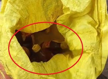 गंज मंडी इलाके में कोचिए शोले ब्रांड की शराब बेच रहे हैं।