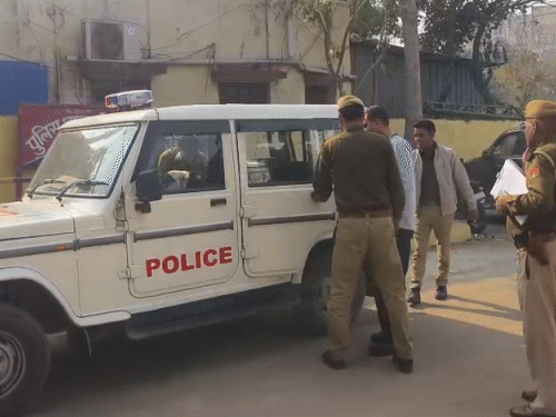 पुलिस ने आरोपी को गिरफ्तार कर पूछताछ शुरू कर दी है।