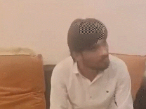 रमेश कुमार पिछले 8 साल से ठिकाने बदल-बदल कर पुलिस को चकमा दे रहा था।