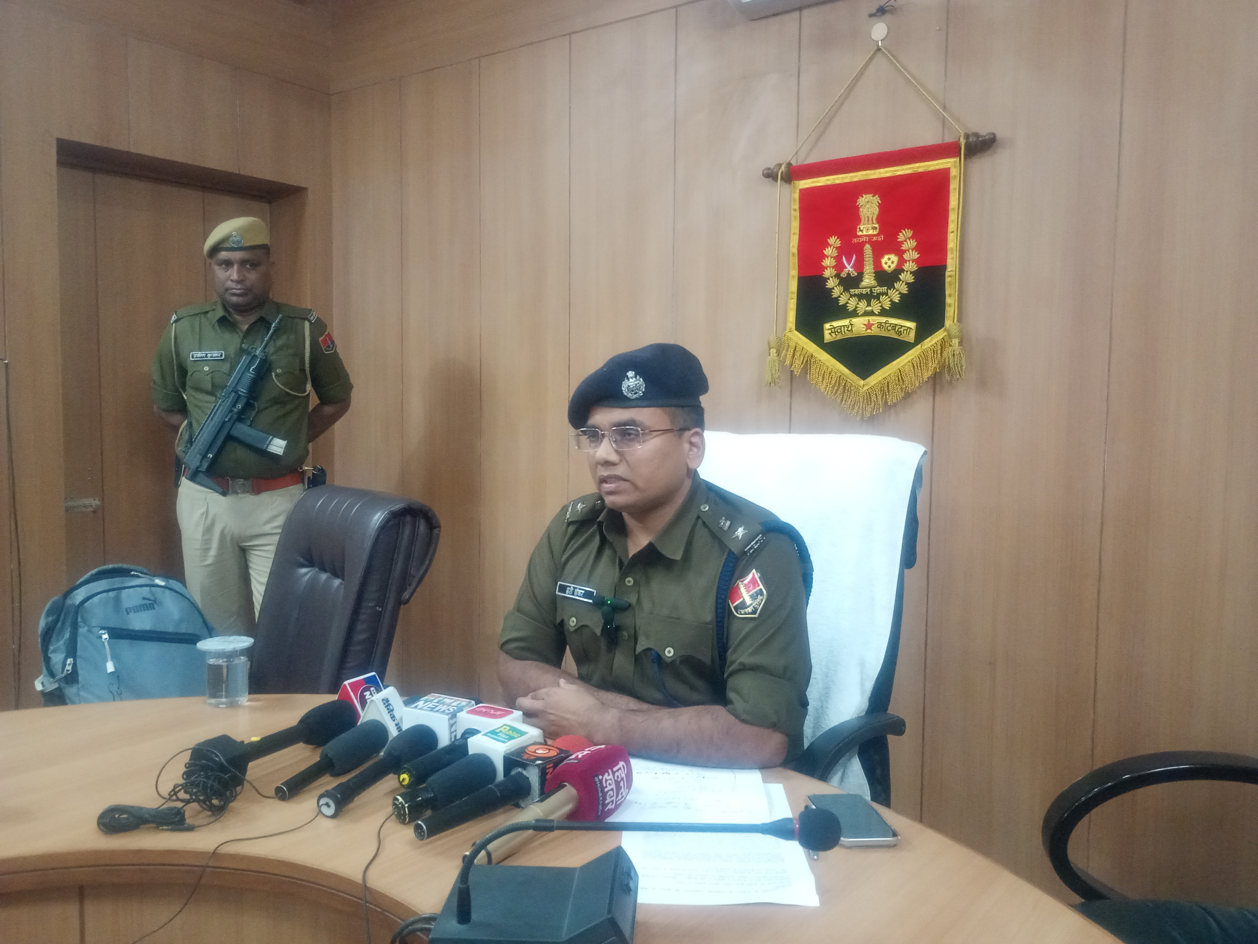 एसपी हरिशंकर ने तस्कर से मुठभेड़ की दी जानकारी।