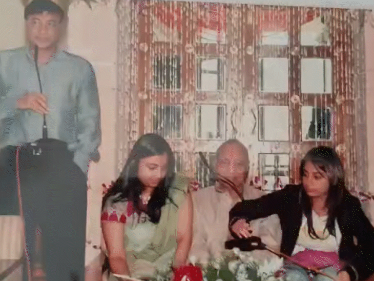 उद्घाटन समारोह मोहनलाल मित्तल के साथ लक्ष्मी निवास मित्तल समेत परिवार के लोग मौजूद रहे।