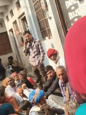 11 जनवरी को संजू ने अपने दोनों बच्चों की हत्या कर देने की सूचना फोन पर दी थी। इतना सुनते ही पति राजू घर की ओर भागे। घर के बाहर भीड़ लगी थी।