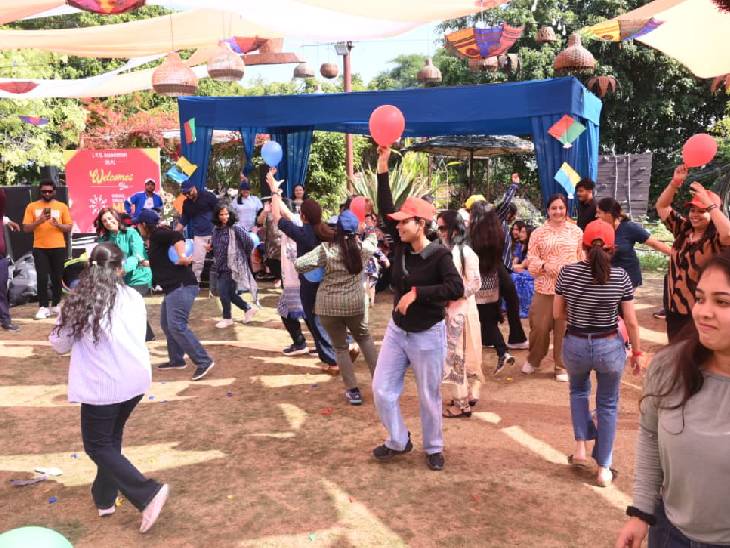 अलग-अलग टीम बनाकर दूसरे दिन कई प्रतियोगिताएं हुईं हैं।