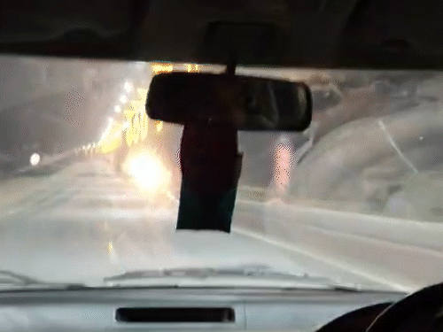 दोस्तों के कहने पर कार को 140 किलोमीटर प्रति घंटे की रफ़्तार तक दौड़ाया