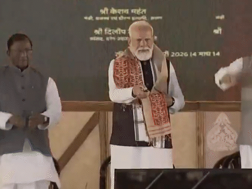 पीएम मोदी ने काजीरंगा एलिवेटेड कॉरिडोर की आधारशिला रखी।