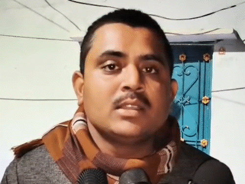 ऑटो चालक जय सिंह पाल ने बताया- 400 रुपए में ऑटो बुक किया था। चार लोग थे। एक बक्से को रखकर ले गए।