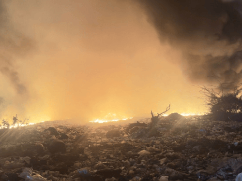 रेवाड़ी में लगी आग, धुएं के गुबार से घिरा सुठाना:  HSIDC की खाली जमीन बन चुकी है डंपिंग स्टेशन, सरपंच बोली, यह ठीक नहीं – Rewari News