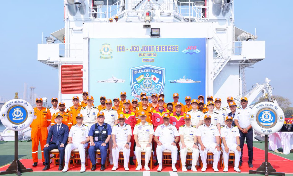जॉइंट एक्सरसाइज में इंडियन कोस्ट गार्ड पॉल्यूशन रिस्पॉन्स वेसल ICGS ने भी हिस्सा लिया।