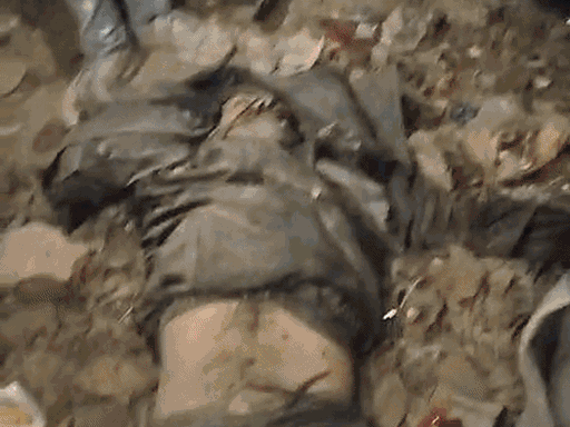 घटनास्थल पर करीब आधे घंटे तक युवक-युवती पड़े रहे। लोग वीडियो बना रहे थे।