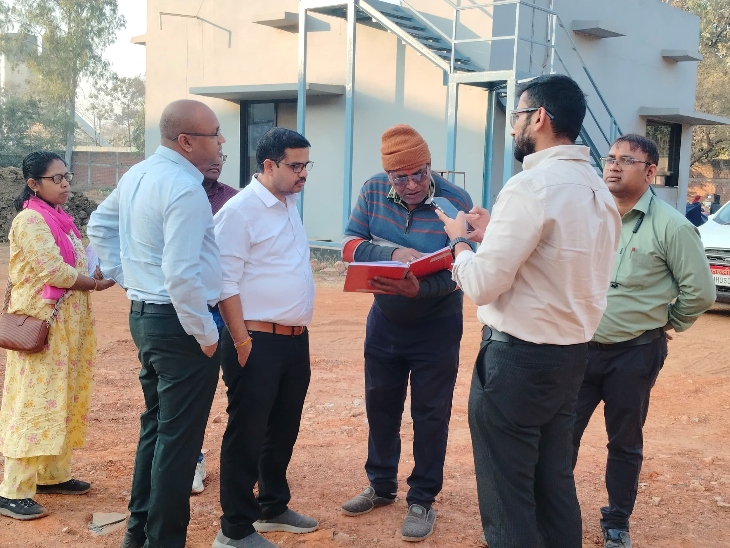 जांच के दौरान रिकॉर्ड में 11,443 बोरी धान कम पाया गया।