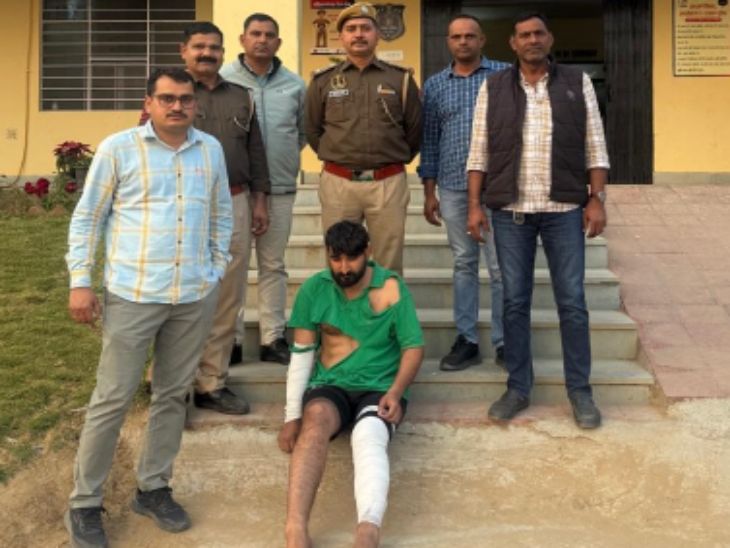 पुलिस गिरफ्त में कार चलाने वाला मुख्य आरोपी दिनेश रणवा।