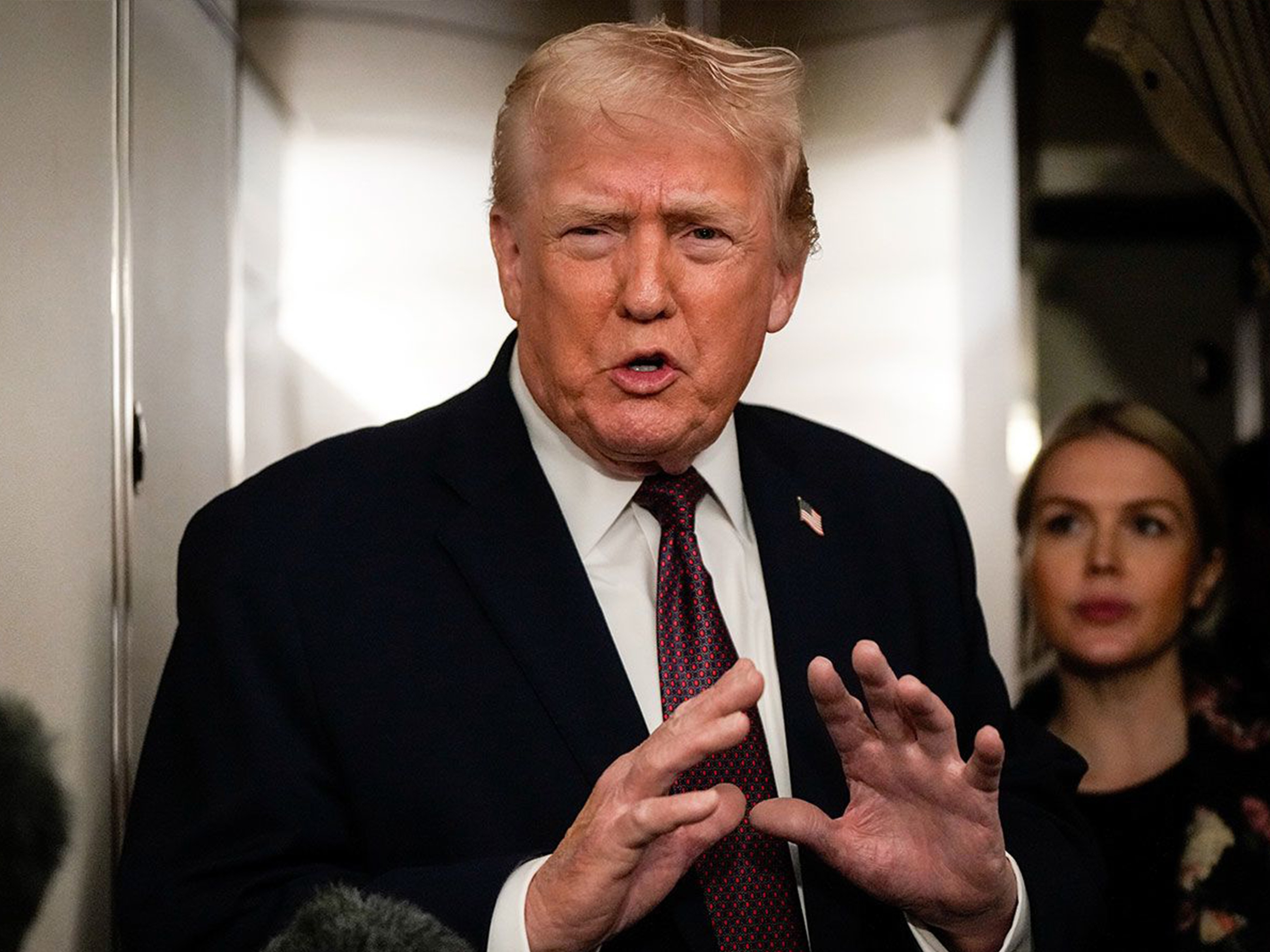 ट्रम्प ने नॉर्वे के प्रधानमंत्री जोनास गहर स्टोर को चिट्ठी लिख नोबेल नहीं मिलने की शिकायत की। - Dainik Bhaskar