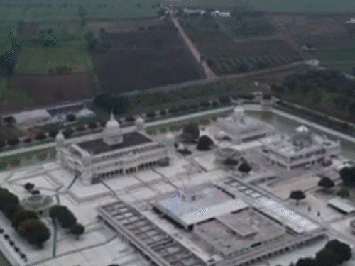 कांग्रेस नेताओं ने अशोकनगर के आनंदपुर ट्रस्ट पर गंभीर आरोप लगाए हैं।