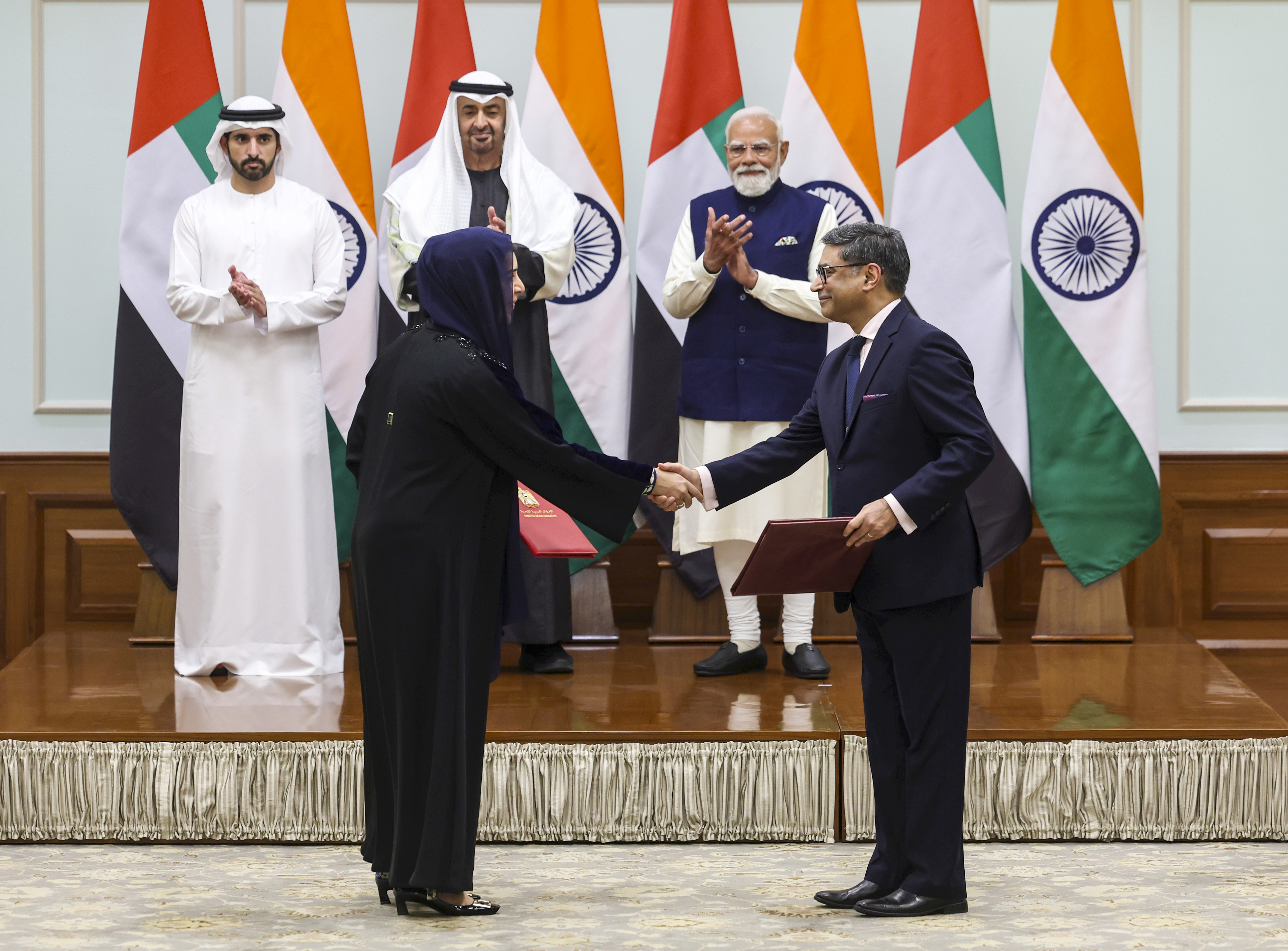 मीटिंग के बाद दोनों देशों के अधिकारियों ने दस्तावेज शेयर किया।