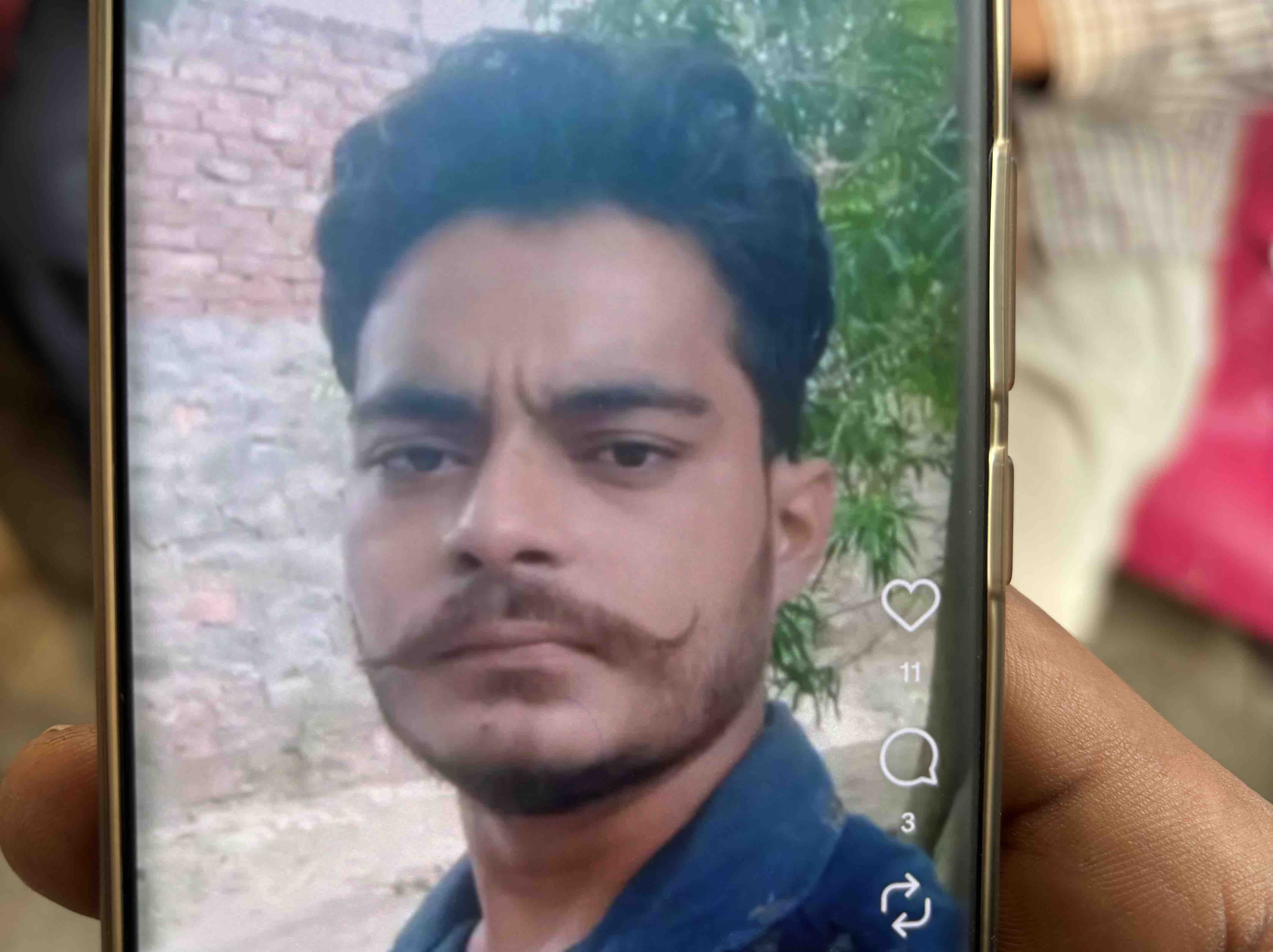 मृतक की पहचान दिदावली निवासी बृजभूषण के रूप में हुई।