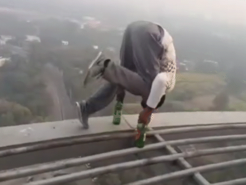 Rajasthan Boy Stunt Jindal Tower 282 Feet on Beer Bottles VIDEO