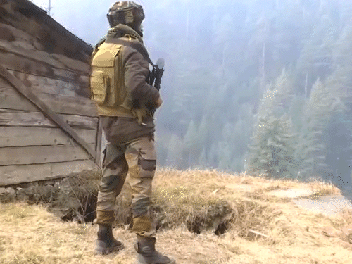 अधिकारियों के मुताबिक रविवार को शाम करीब 5.46 मिनट तक एनकाउंटर चला था।