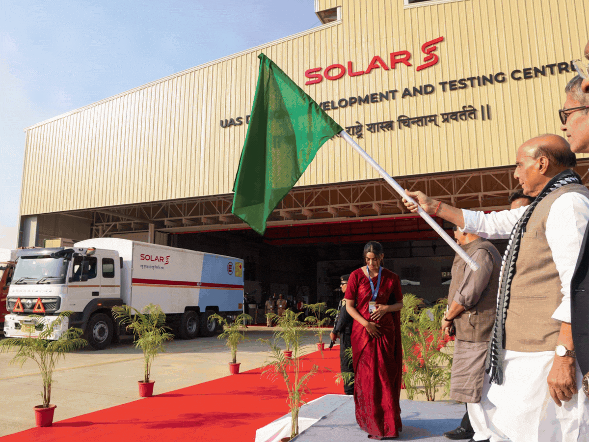 রাজনাথ সিং গাইডেড-পিনাকা রকেট সিস্টেমকে সবুজ সংকেত দিয়েছেন: এটি আর্মেনিয়াতেও রপ্তানি করা হবে; বলেছেন- আমাদের লক্ষ্য গোলাবারুদ উৎপাদনের বিশ্ব হাব হয়ে ওঠা