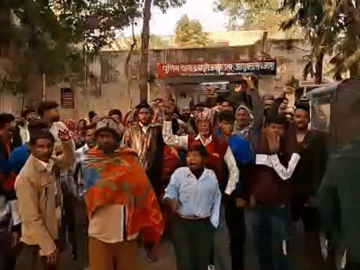 घटना से आक्रोशित स्थानीय लोगों ने ब्रह्मपुरी थाने के बाहर प्रशासन के खिलाफ नारेबाजी की और क्षेत्र में सुरक्षा व्यवस्था बढ़ाने की मांग की।