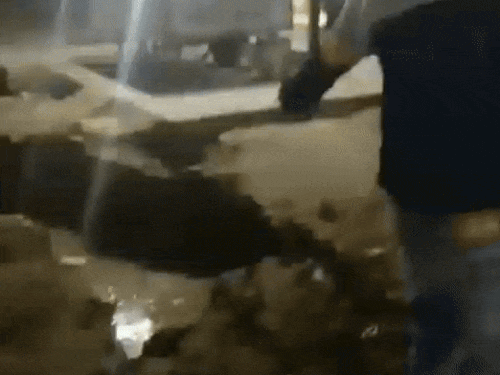 सड़कों पर सीवरेज का पानी।