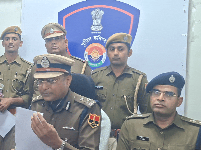 जोधपुर पुलिस कमिश्नर ओमप्रकाश मामले का खुलासा करते हुए।