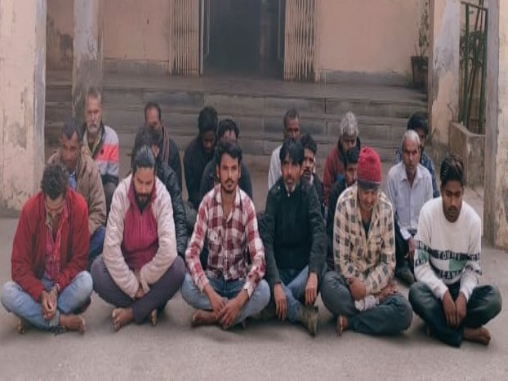 कोतवाली थाना पुलिस ने भी एरिया डोमिनेशन अभियान में बदमाशों को पकड़ा है।