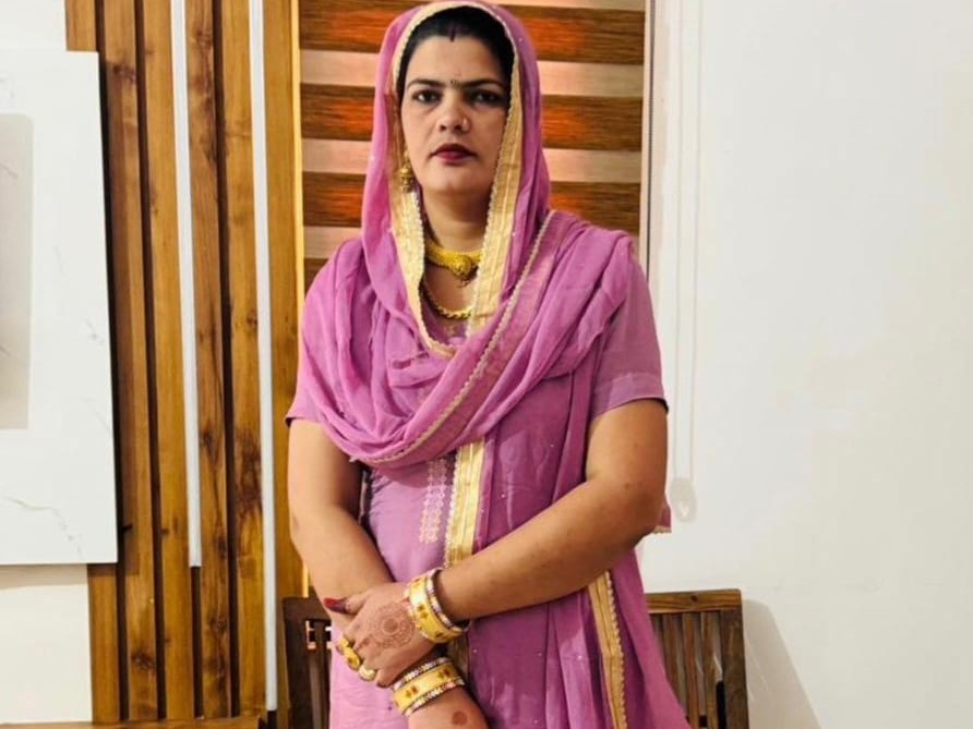 फतेहपुरिया नियामत खां गांव की सरपंच सुनीता ढिढारिया। - Dainik Bhaskar