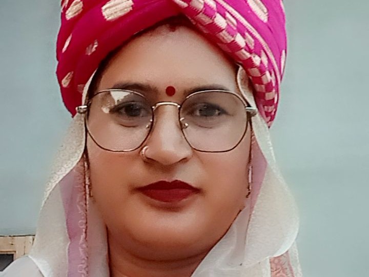 भुना गांव की सरपंच शारदा देवी।