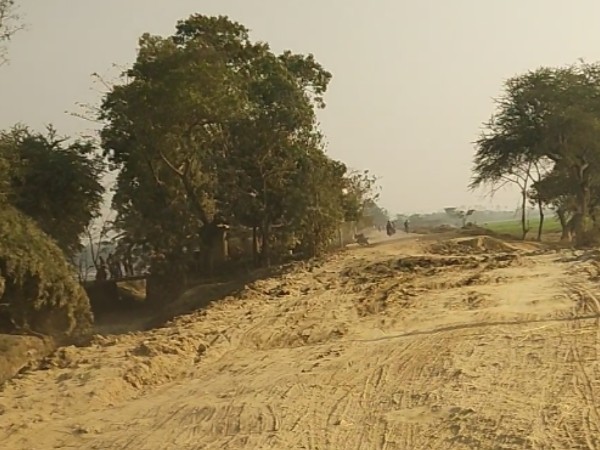 रेलवे लाइन के निर्माण के लिए भूमि अधिग्रहण की प्रक्रिया शुरू हो गई है।