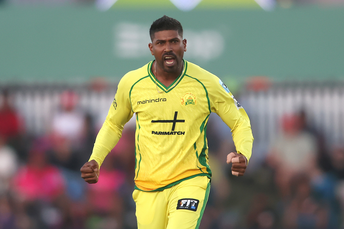 JSK की ओर से प्रेनेलन सुब्रायन ने 14 रन देकर 3 विकेट लिए।