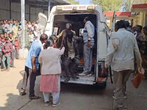 हादसे में घायल लोगों को तुरंत कोटड़ा अस्पताल लाया गया।