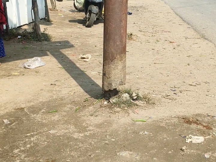 Barabanki Electricity Pole Risk | Neglect Causes Accident Danger
