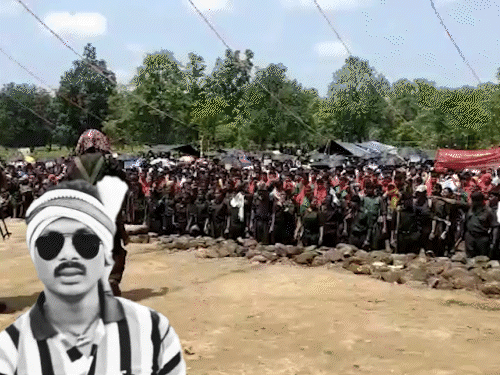 बीजापुर में नक्सलियों ने बीजेपी कार्यकर्ता को मार डाला। नक्सली 10 बीजेपी नेता और 10 शिक्षादूतों की भी हत्या कर चुके हैं।