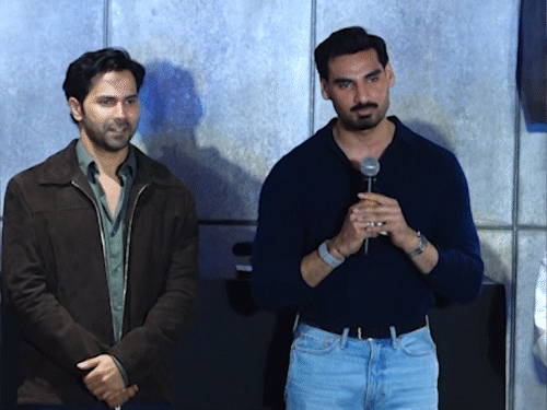 बॉर्डर 2 में अहान शेट्टी लेफ्टिनेंट कमांडर एम. एस. रावत का किरदार निभा रहे हैं।