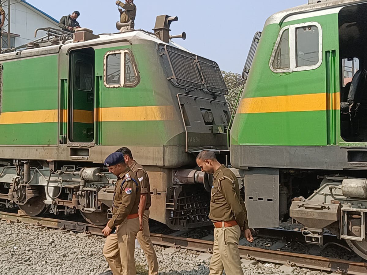 Chandauli: Man Dies After Touching High Tension Wire on Train Engine