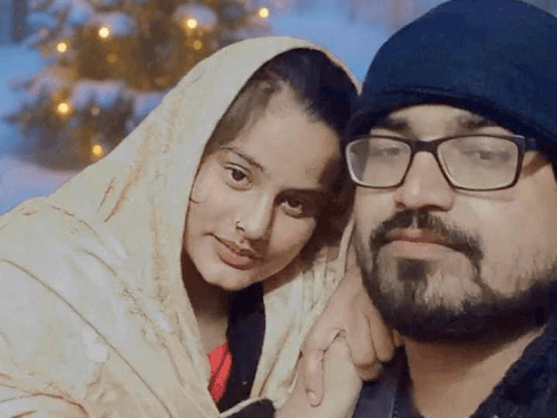 यह तस्वीर शानू और शानिया की है। दोनों की 15 माह पहले शादी हुई थी।