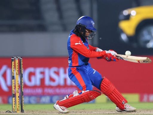 दिल्ली की कप्तान जेमिमा रोड्रिग्ज ने फिफ्टी लगाई।