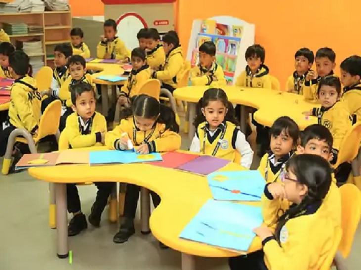 प्लेवे स्कूलों में बच्चे खेल-खेल में पढ़ाई करते हुए। फाइल फोटो