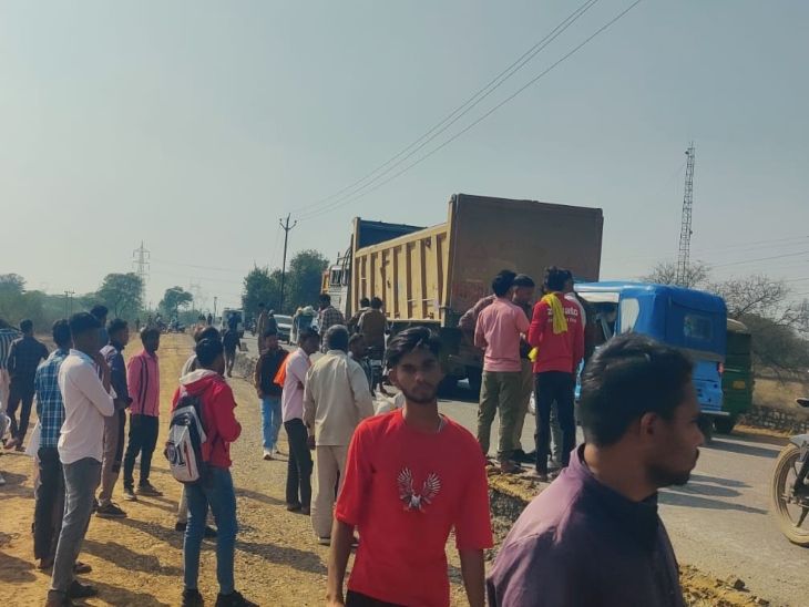 हादसे के बाद ड्राइवर डंपर छोड़कर भाग गया।