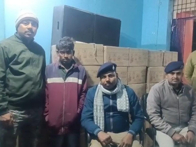 पुलिस की गिरफ्त में वैन का ड्राइवर।