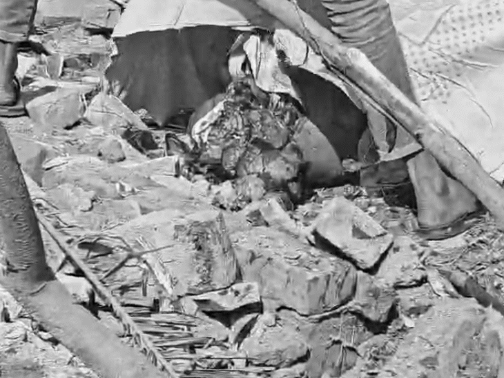 धमाके में मृतक का सिर और पैर अलग हो गया है।