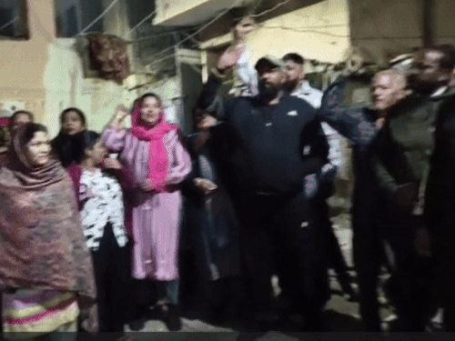 लुधियाना में DGP-CP की रेड के बावजूद बिक रहा नशा:  जवाहर नगर कैंप में  नशा बेचने वालों के खिलाफ मोहल्ले वालों का प्रदर्शन – Ludhiana News