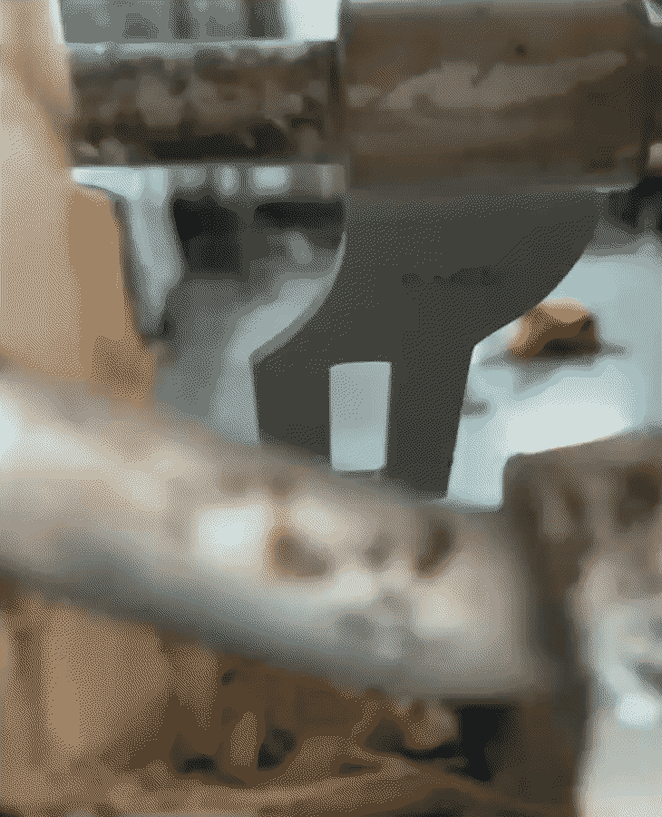 इस कमरे के अंदर छात्रा दुपट्टे से बने फंदे पर लटकी हुई थी।