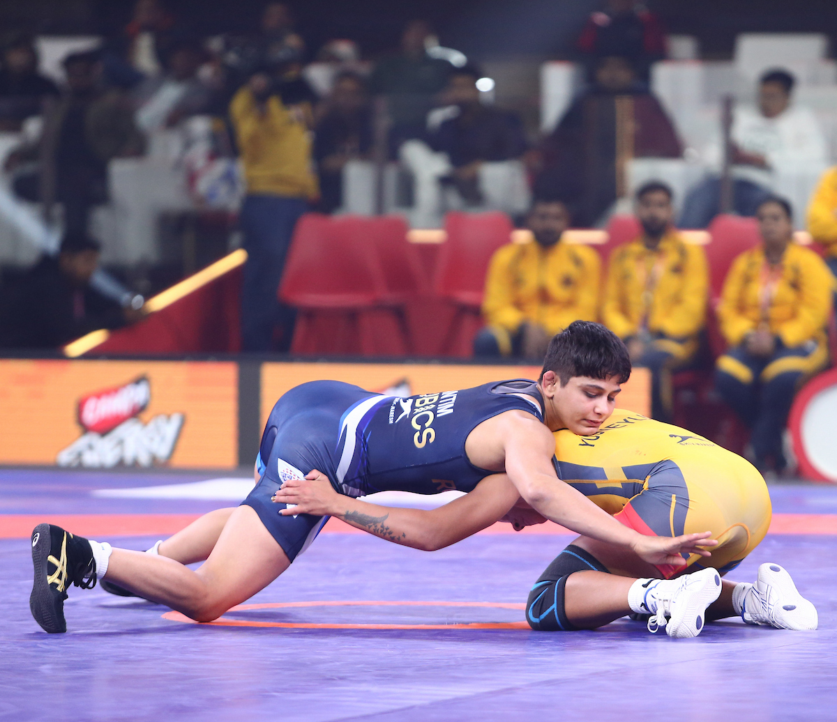 हिसार की अंतिम पंघाल गुजमान लोपेज पर दांव लगाते हुए।