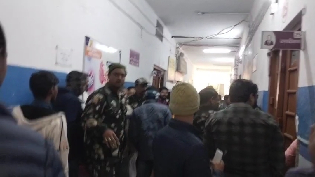 औरंगाबाद सदर अस्पताल में महिला पर चोरी का आरोप:  प्रेग्नेंट महिला ने कहा- लाइन में खड़ी थी, दिव्यांग महिला ने पैसे चुराए; पड़ताल में जुटी पुलिस – Aurangabad (Bihar) News